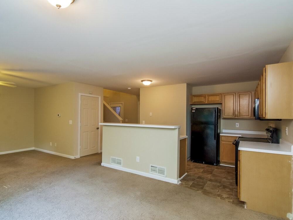 5755 Hollow Ridge Ln - Photo 5 of 14