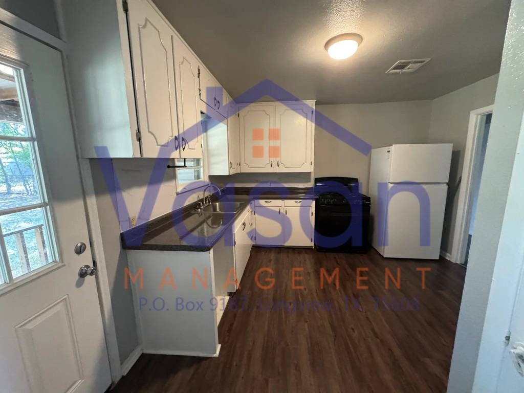 401 Beckley St - Photo 3 of 11