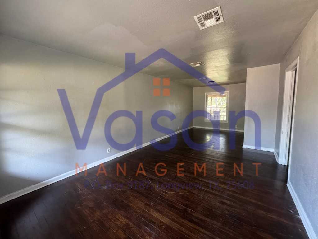 401 Beckley St - Photo 4 of 11