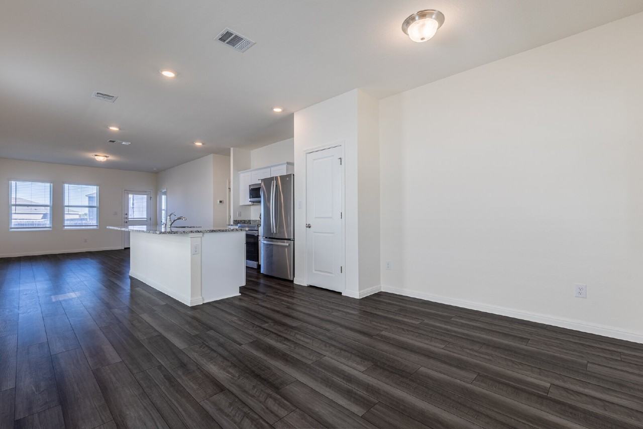 141 Rubrum Rd - Photo 5 of 32