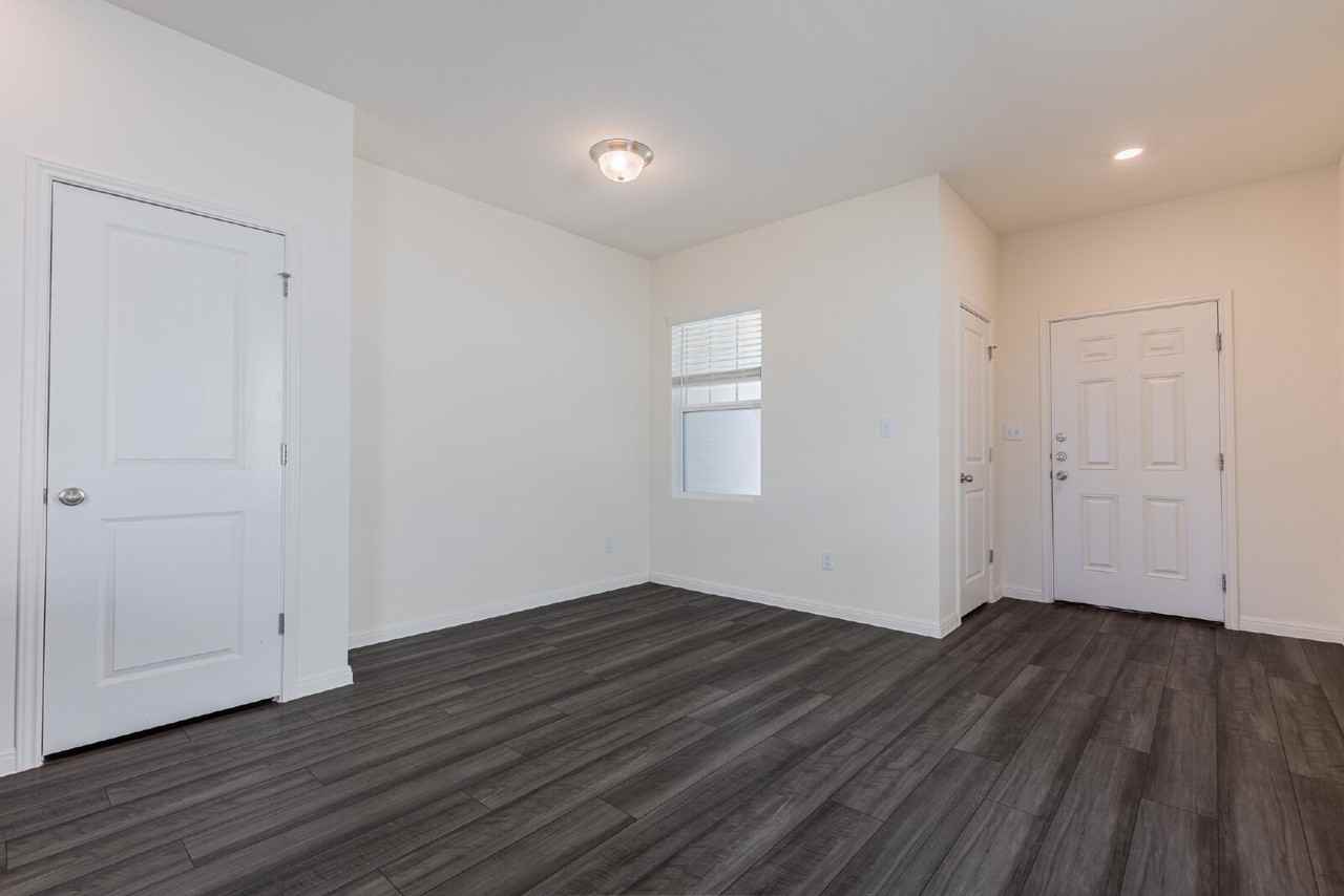 141 Rubrum Rd - Photo 7 of 32