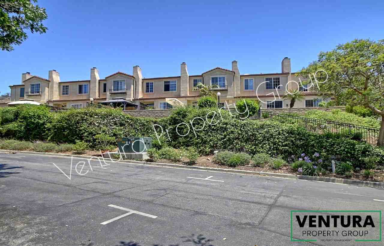 710 Seneca St - Photo 2 of 40