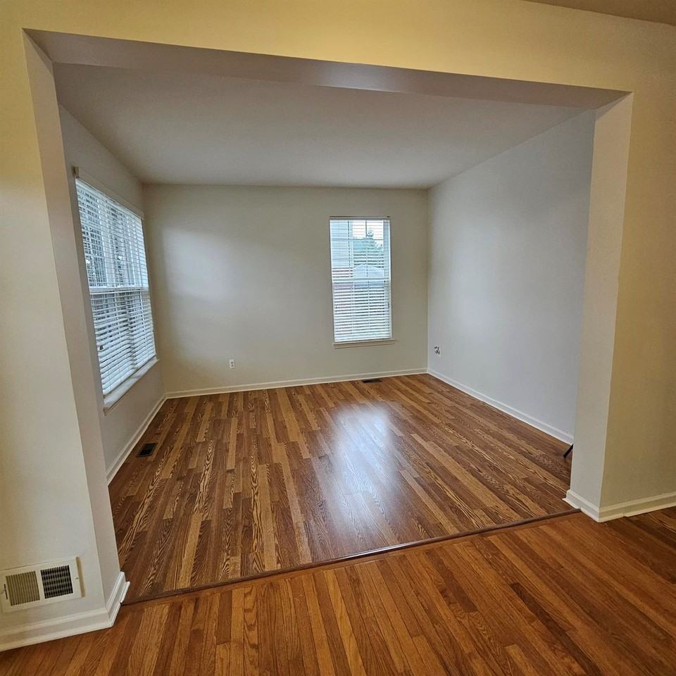 3058 Penn Ct - Photo 3 of 22