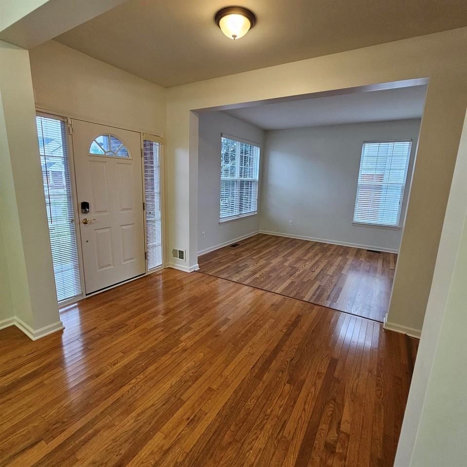 3058 Penn Ct - Photo 4 of 22