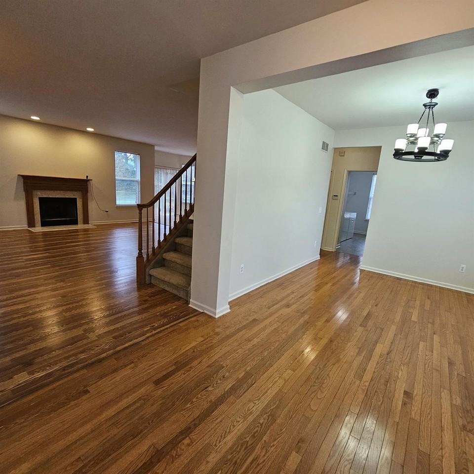 3058 Penn Ct - Photo 5 of 22