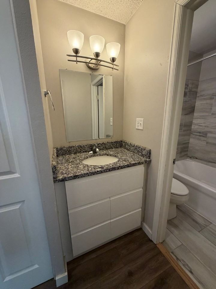 2425 Pattison Ave Apt 102 - Photo 3 of 8