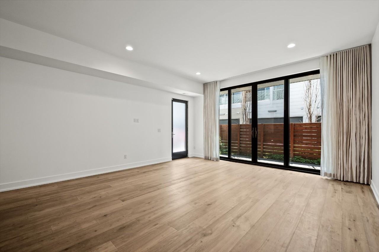 2828 John R St - Photo 4 of 23