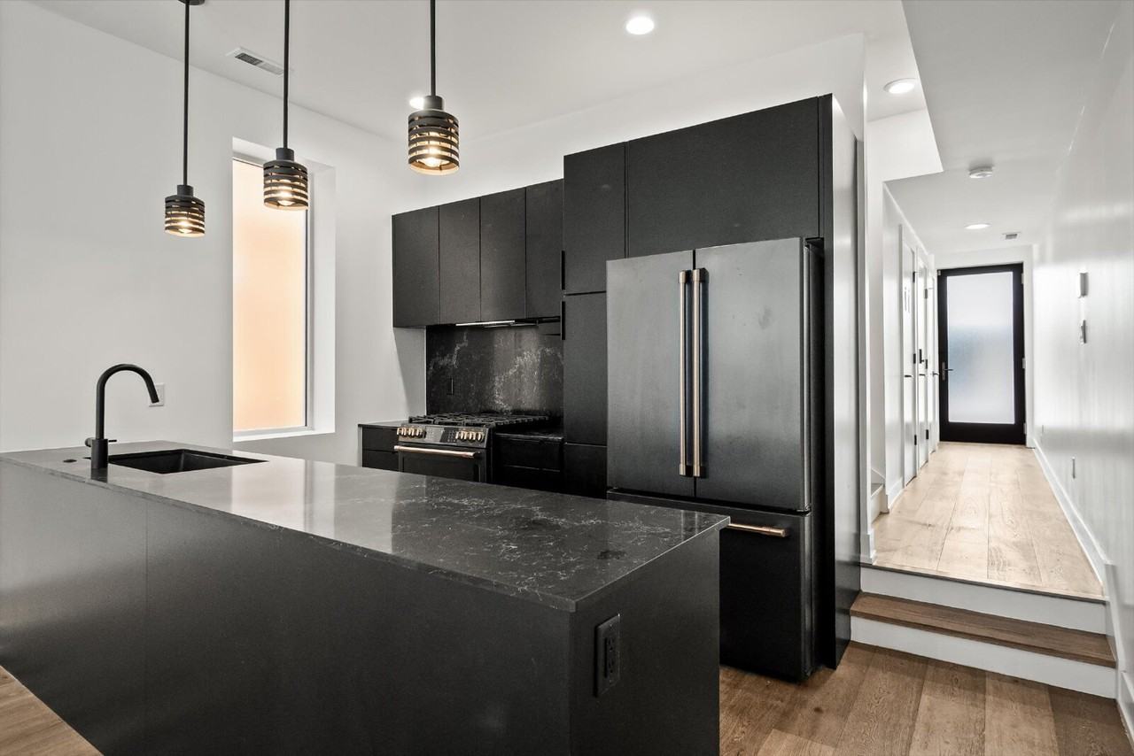 2828 John R St - Photo 5 of 23