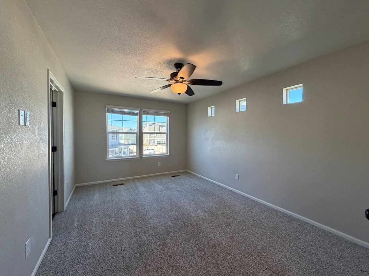 21886 E 44th Dr - Photo 5 of 15