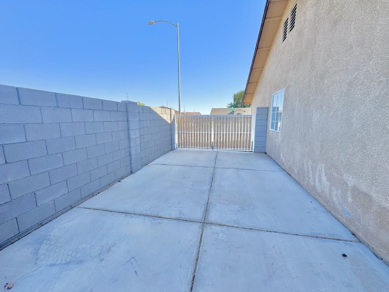 6386 E 45th Pl - Photo 4 of 24