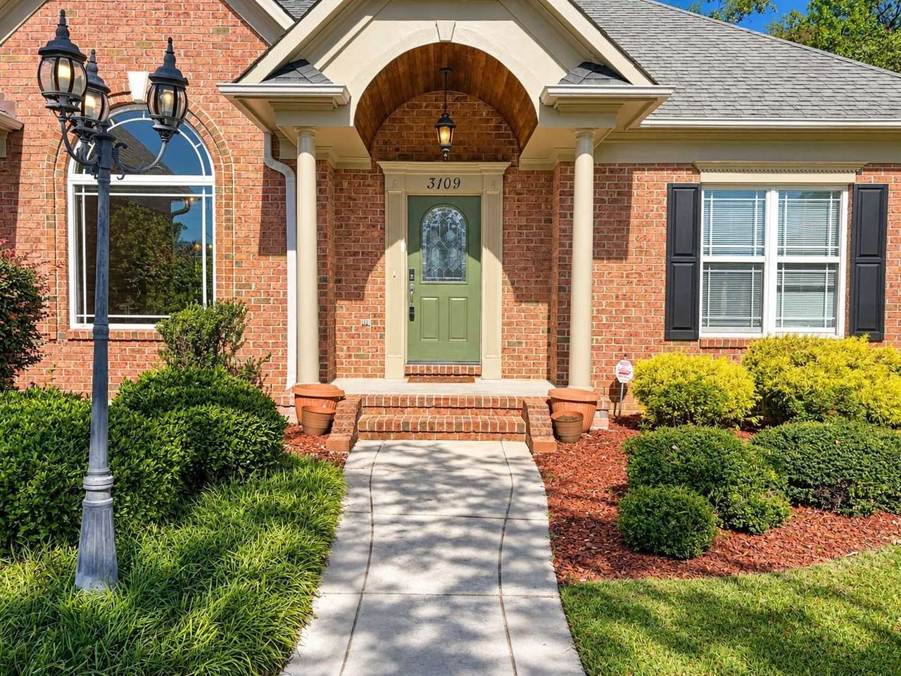 3109 Southridge Ct - Photo 3 of 50