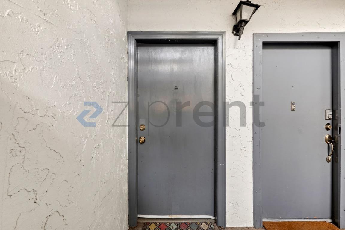 2818 Sw 14th Dr #2818 - Photo 6 of 20