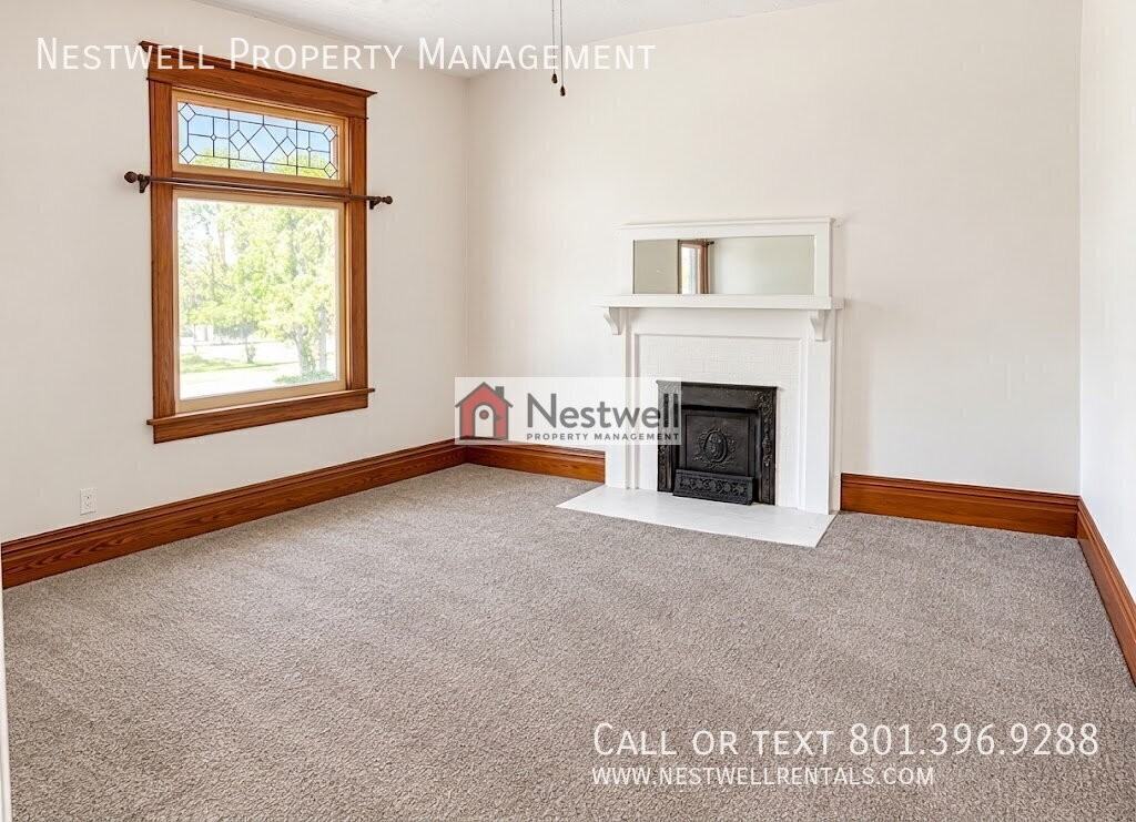 821 S 700 E - Photo 6 of 21