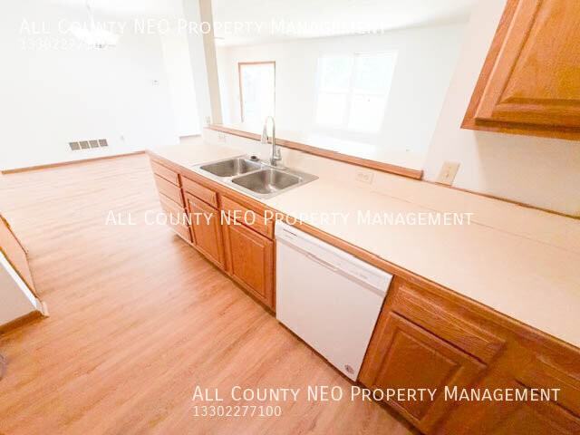 363 Ripley Ave - Photo 6 of 26