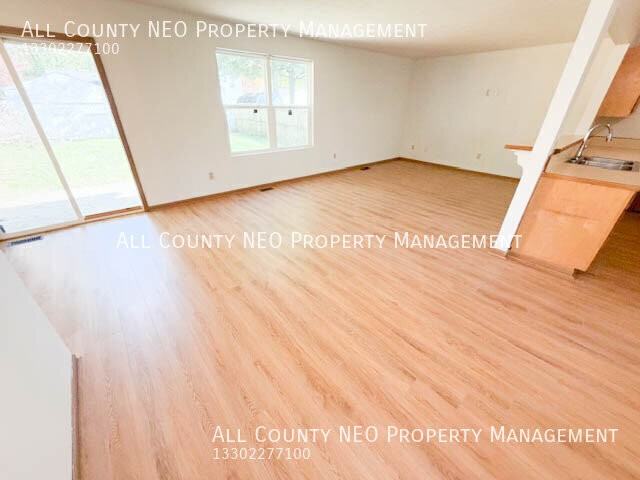 363 Ripley Ave - Photo 7 of 26