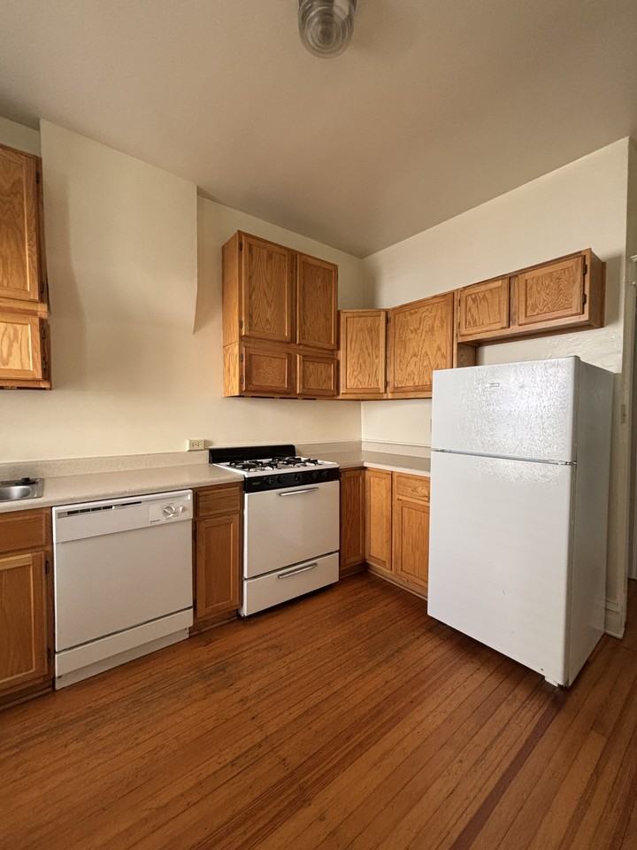 1101 Saint Paul St #1101 - Photo 6 of 15