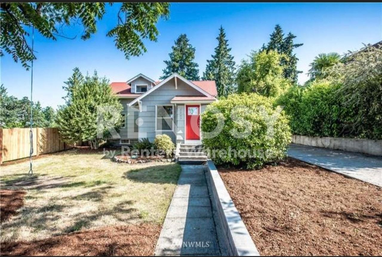 2207 S 50th St - Photo 3 of 24