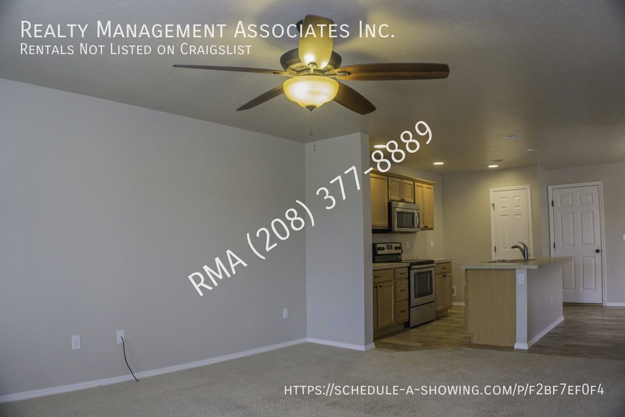 4527 N Elsinore Ave - Photo 5 of 17