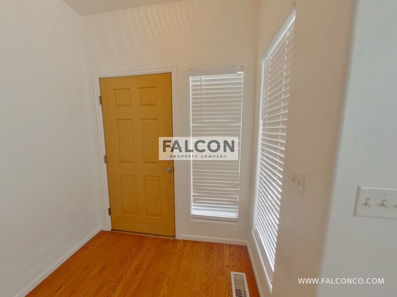 1689 Reilly Grv - Photo 2 of 17