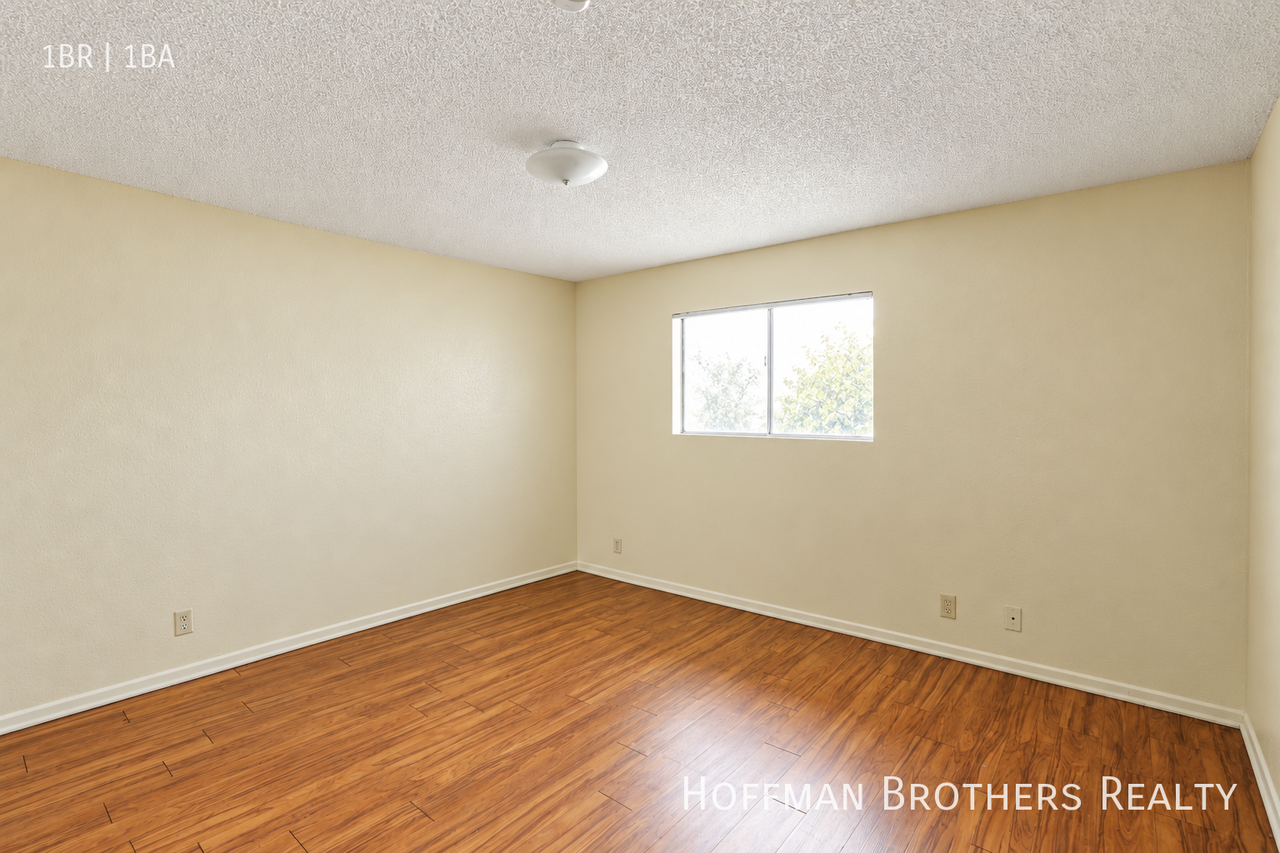 5655 Klump Ave #202 - Photo 6 of 16