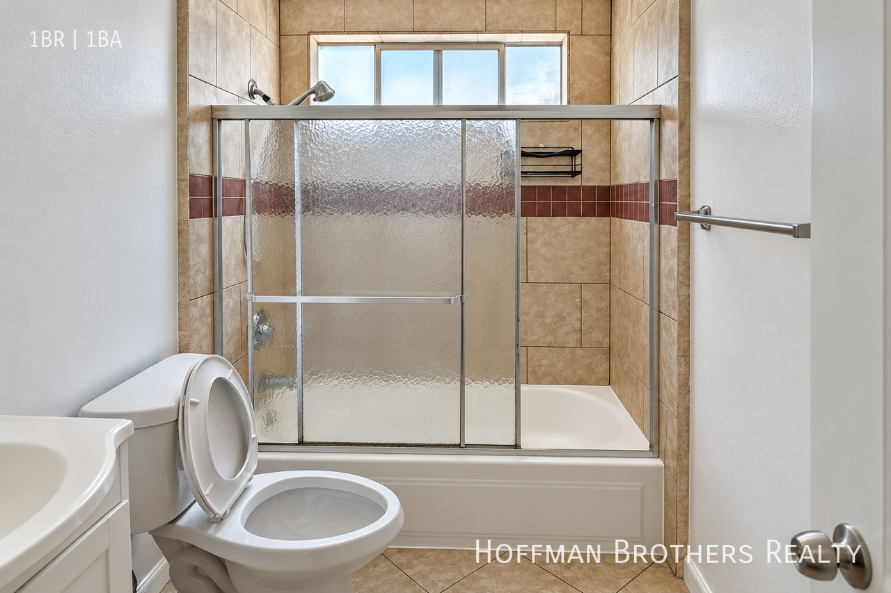 10786 Missouri Ave #7 - Photo 6 of 9