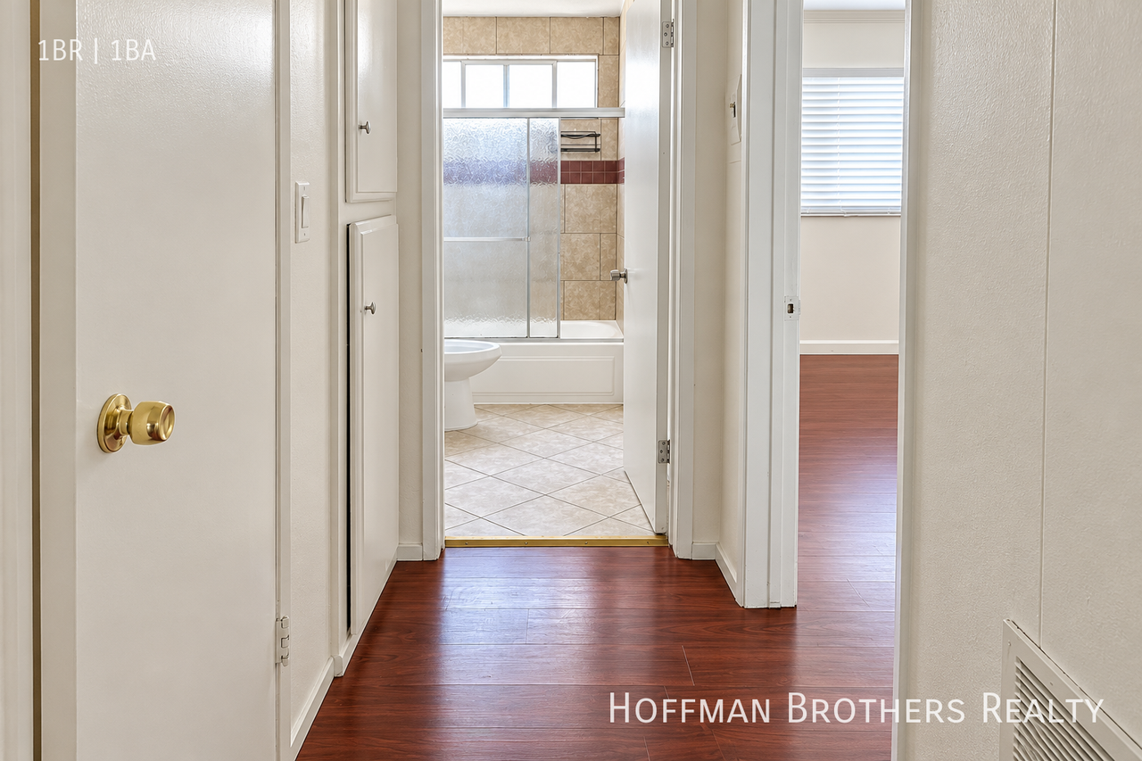 10786 Missouri Ave #7 - Photo 7 of 9
