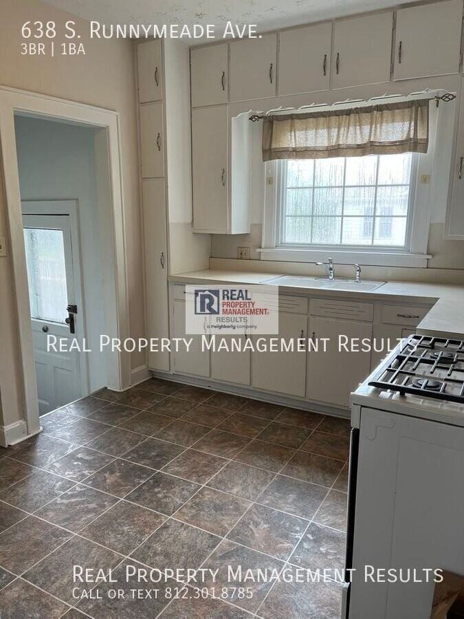 638 S Runnymeade Ave - Photo 5 of 17