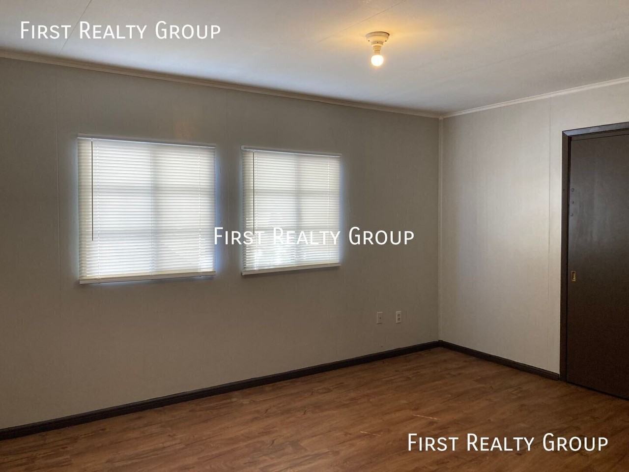 1018 Holly Ave - Photo 6 of 11