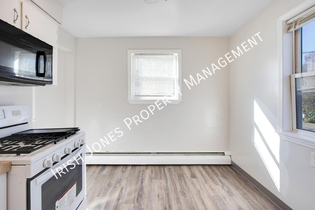 305 Burch Ave #3 - Photo 4 of 17