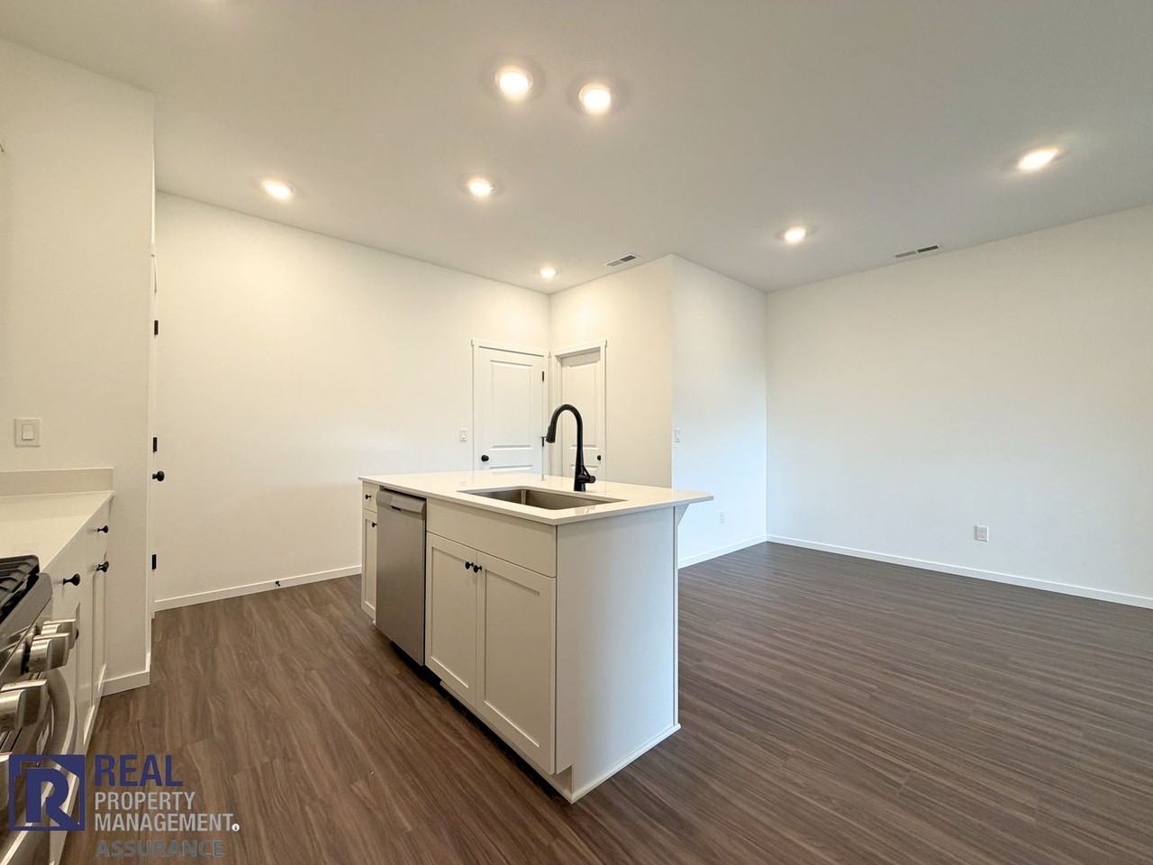 521 Upland Ave #71 - Photo 6 of 21