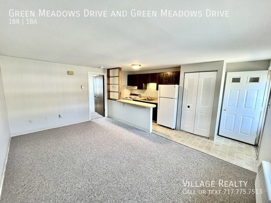 & GREEN MEADOWS DRIVE #517 - Photo 3 of 43