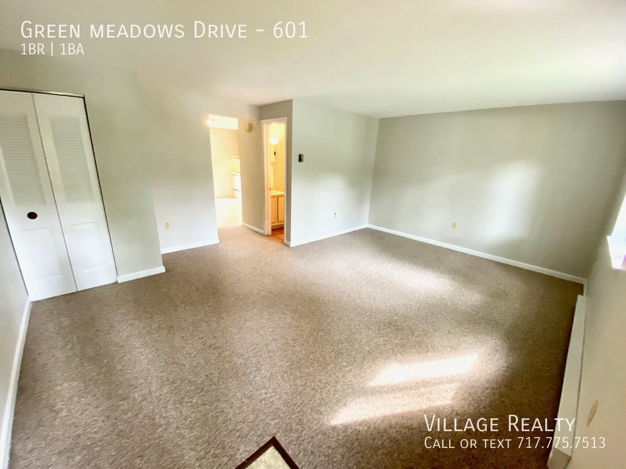 & GREEN MEADOWS DRIVE #601 - Photo 5 of 36