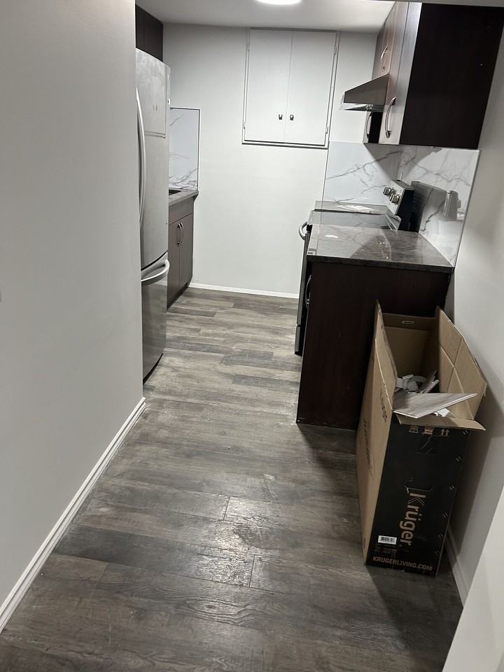 149 Madeira Cres Ne - Photo 2 of 7
