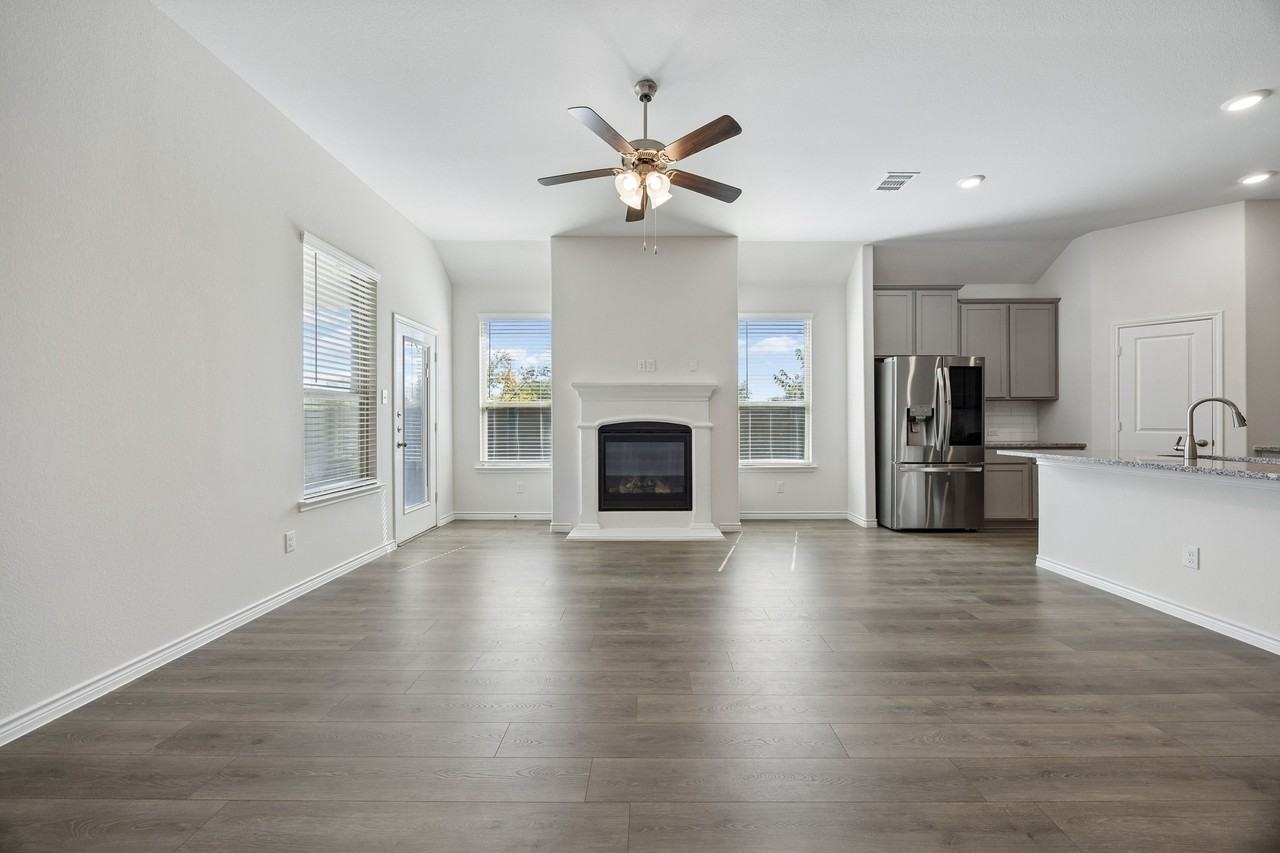 2702 Moccasin Ln #NA - Photo 7 of 49