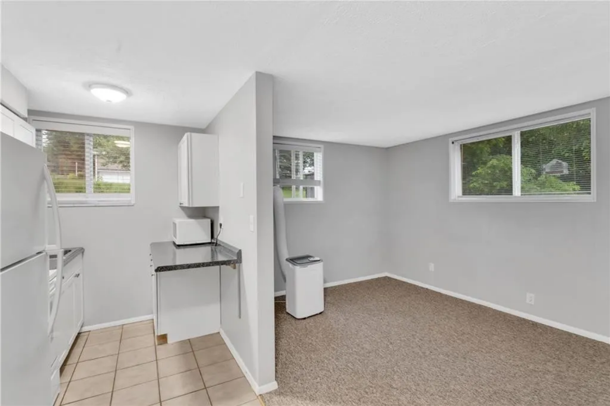 616 Woodburn Ln #D - Photo 2 of 9