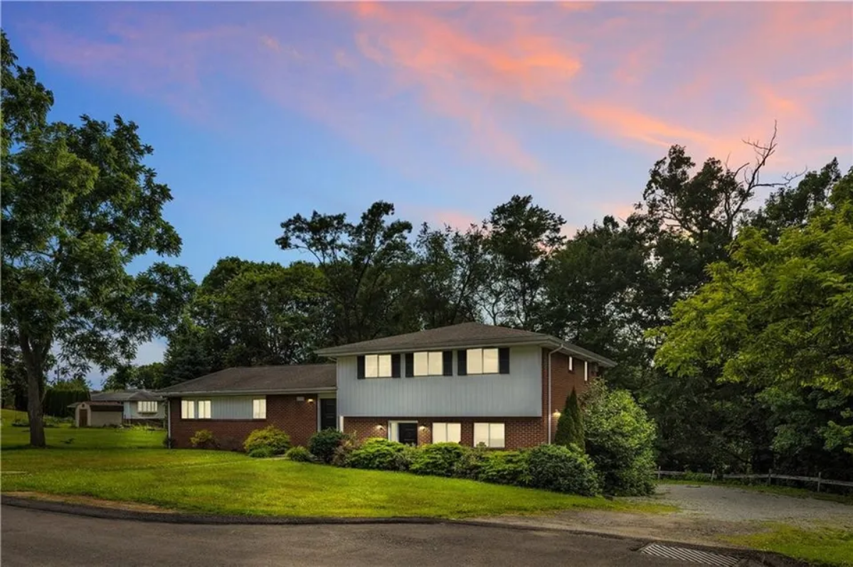 616 Woodburn Ln #D - Photo 3 of 9