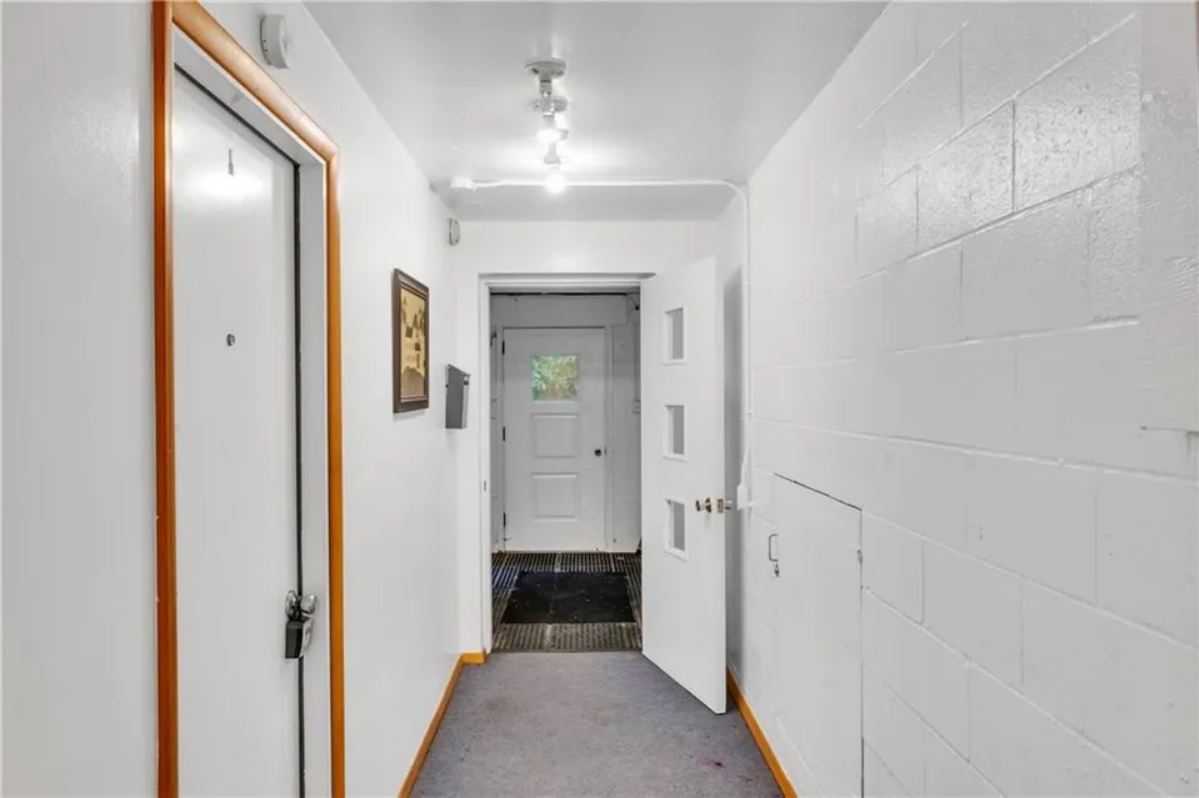 616 Woodburn Ln #D - Photo 6 of 9