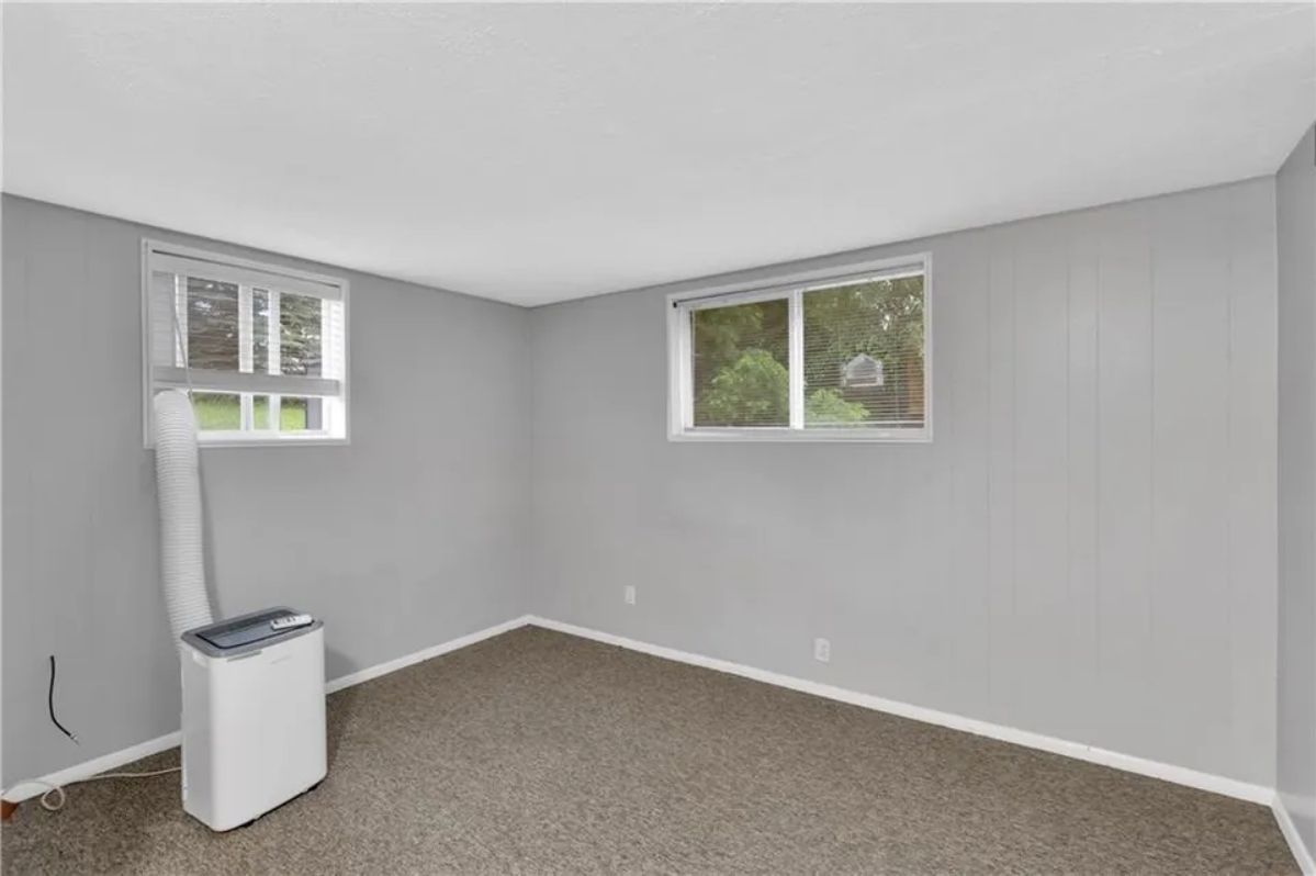 616 Woodburn Ln #D - Photo 7 of 9