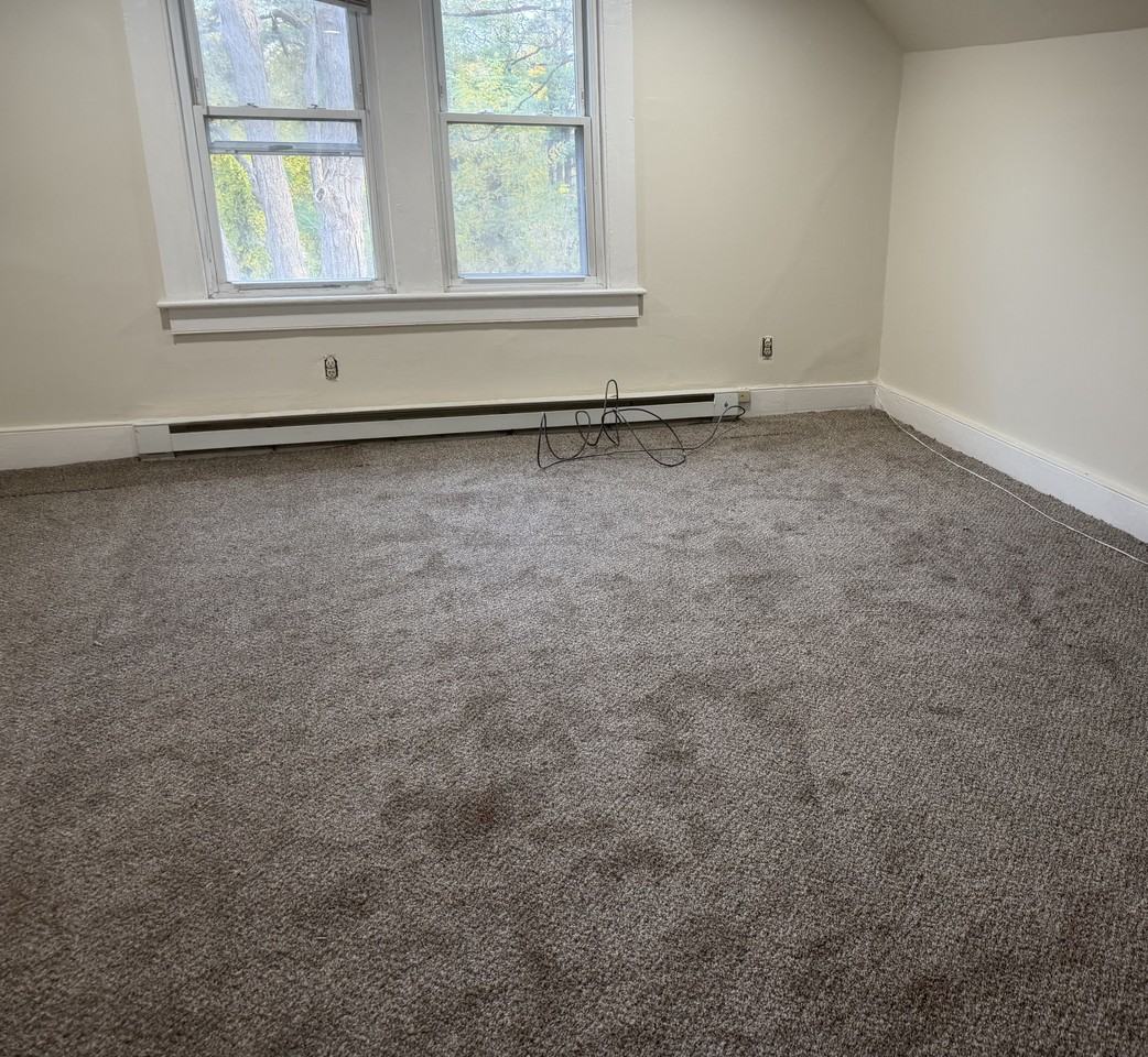 26 River Rd #4 - Photo 3 of 10