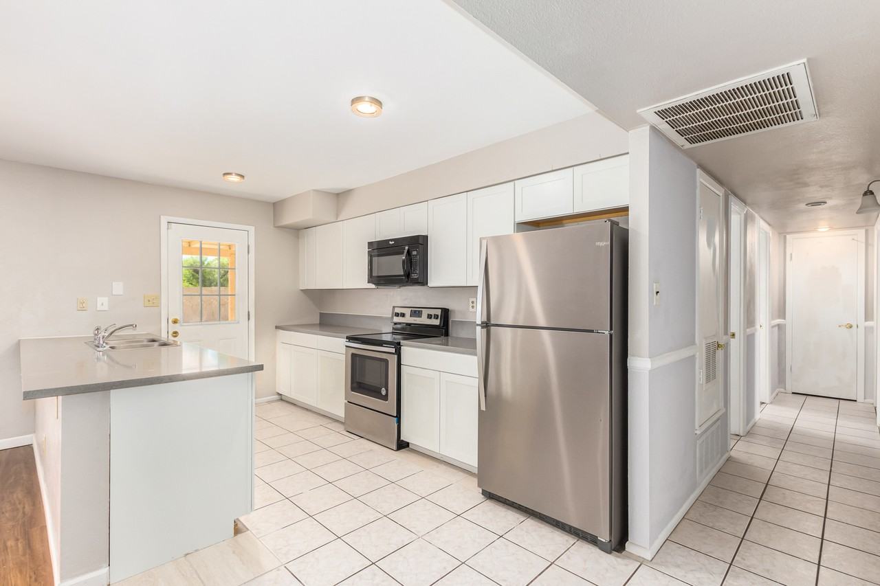 1903 E Balboa Dr #NA - Photo 4 of 14