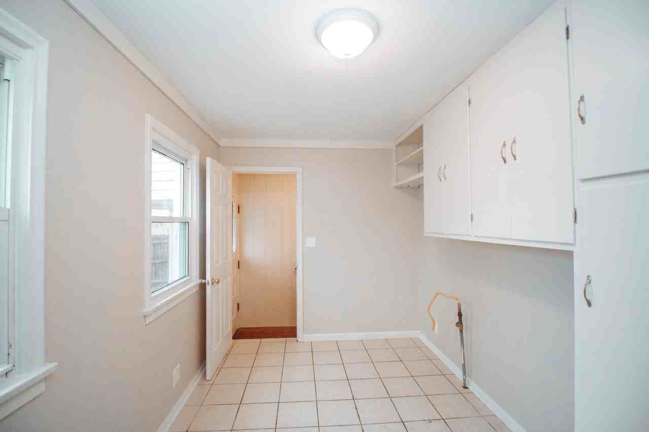 3347 Blackstone Dr #NA - Photo 7 of 21