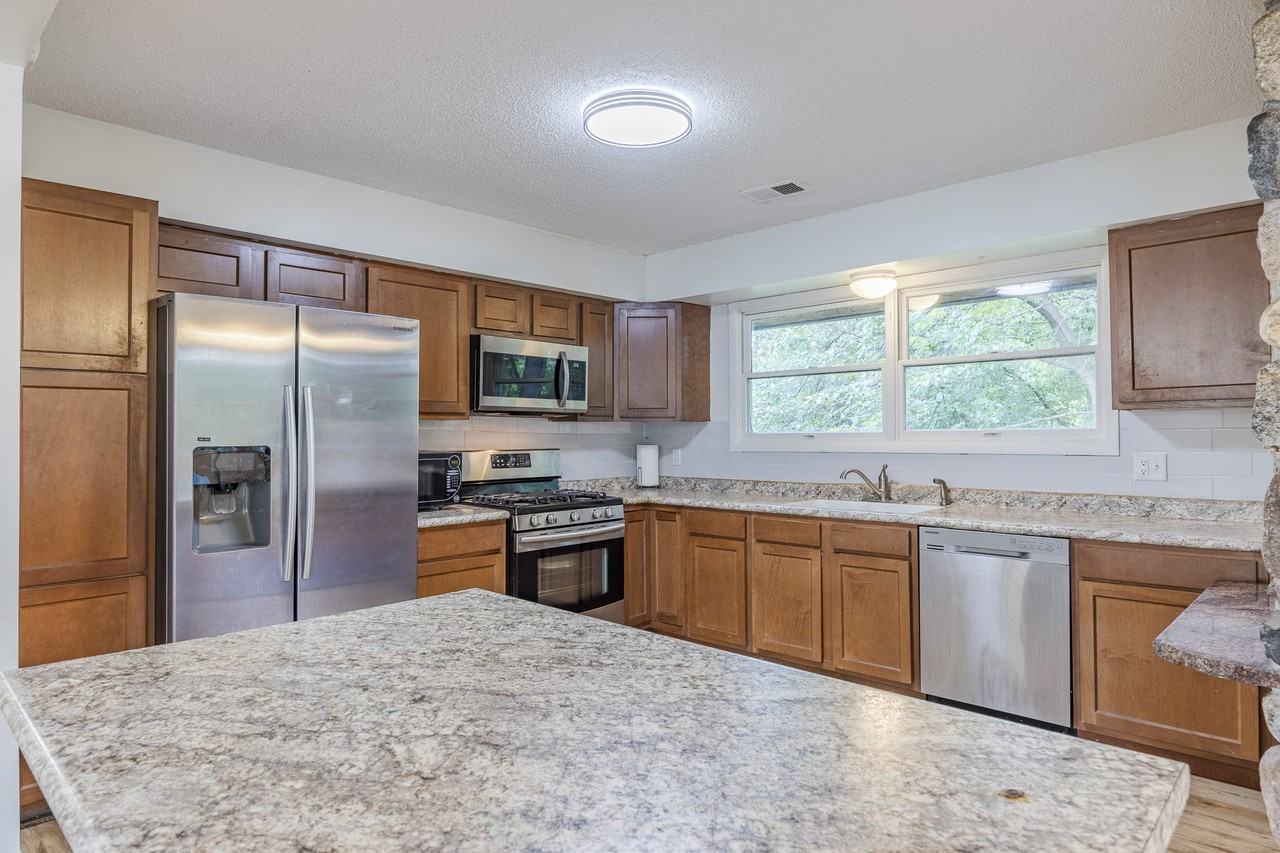 1212 44 1/2 Ave Ne #NA - Photo 2 of 14