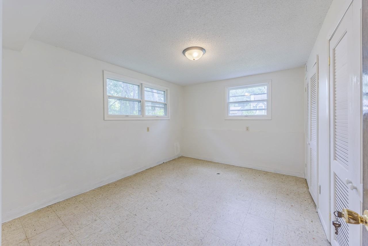 1212 44 1/2 Ave Ne #NA - Photo 5 of 14