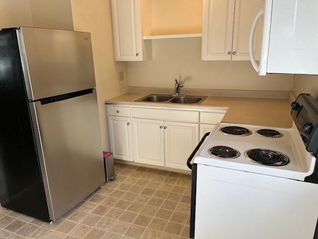 653 E 9th St #16 - Photo 2 of 9