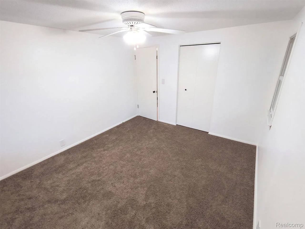 642 Kendalwood St Ne #NA - Photo 2 of 8