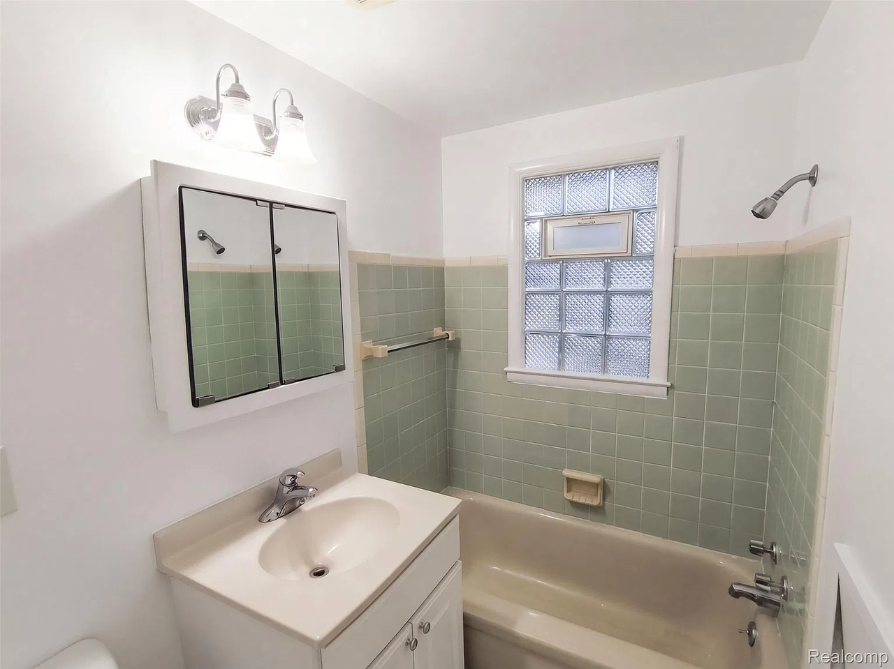 642 Kendalwood St Ne #NA - Photo 4 of 8