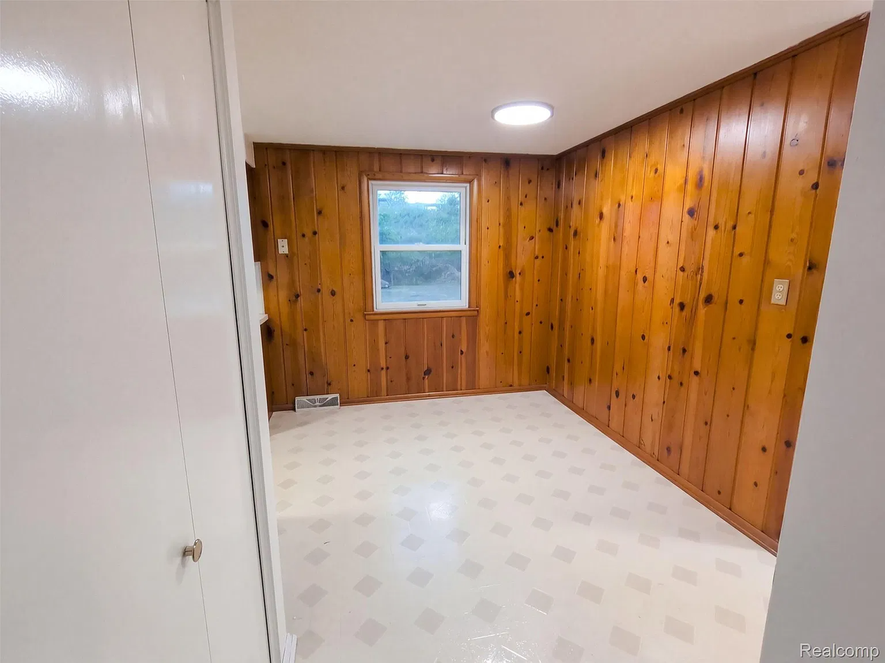 642 Kendalwood St Ne #NA - Photo 5 of 8