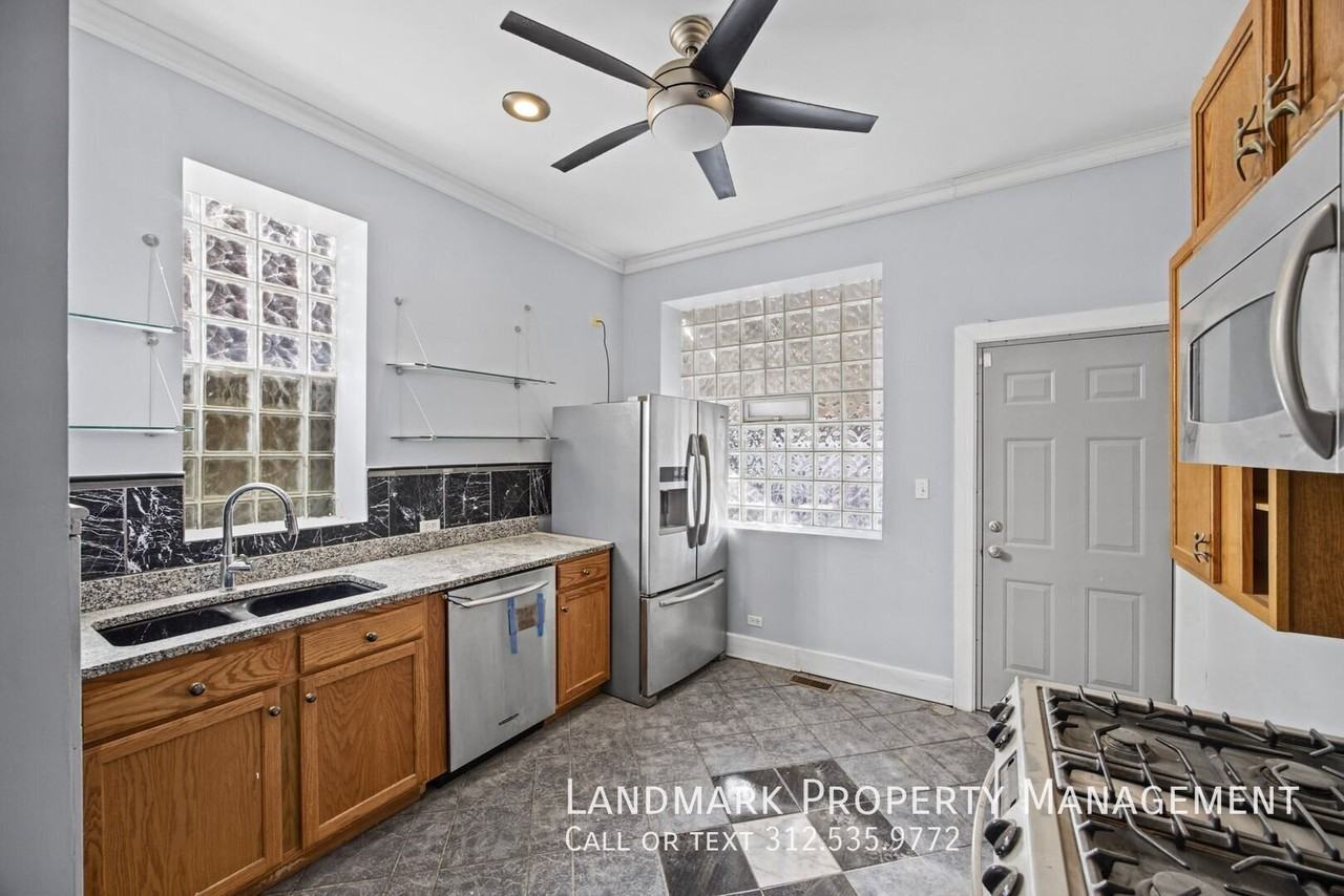 3626 S Calumet Ave - Photo 2 of 40