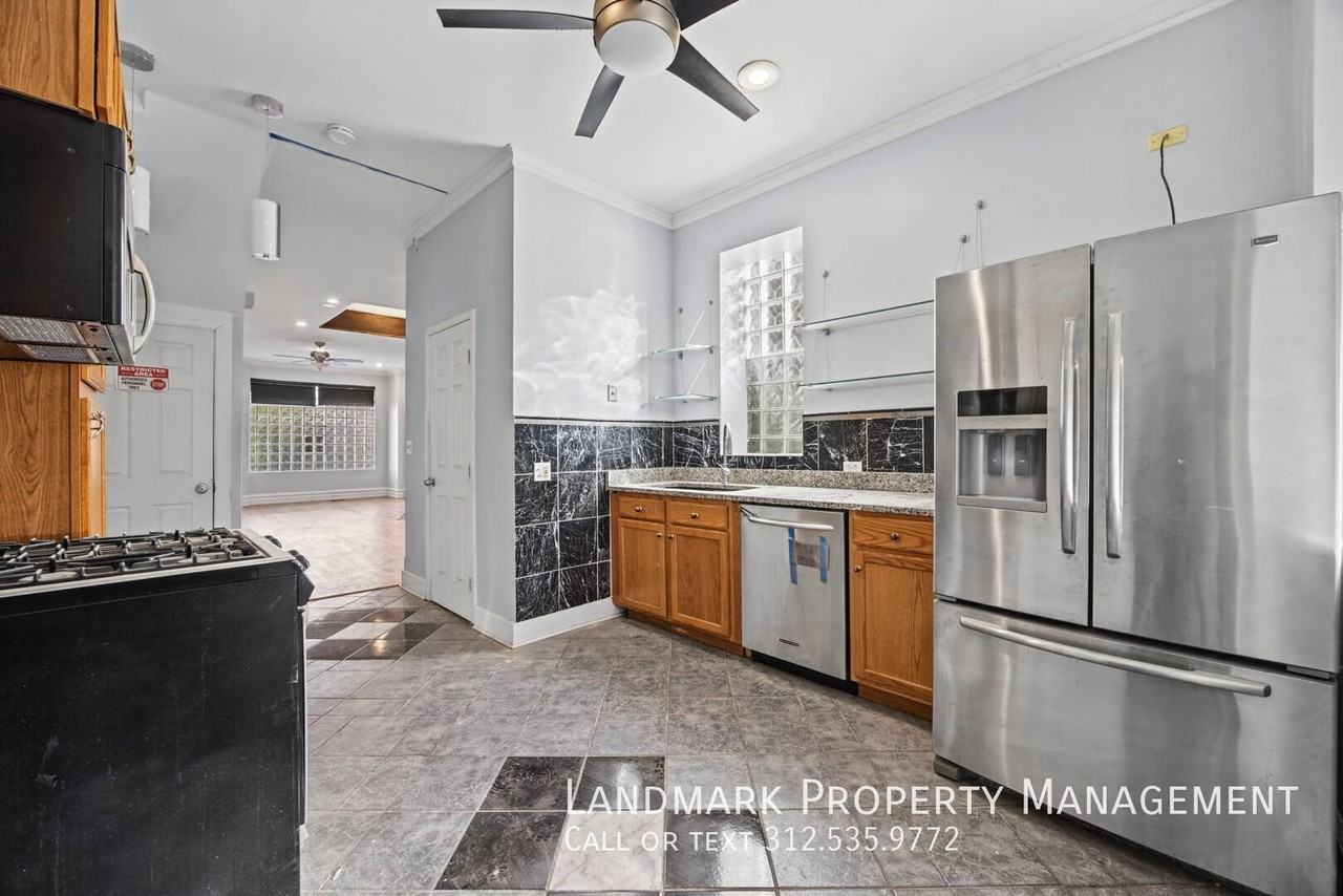 3626 S Calumet Ave - Photo 3 of 40