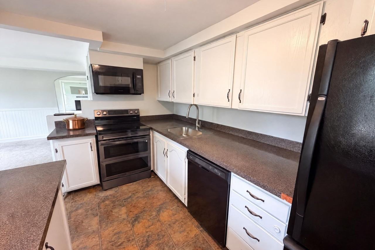 30405 Everett St #NA - Photo 3 of 9